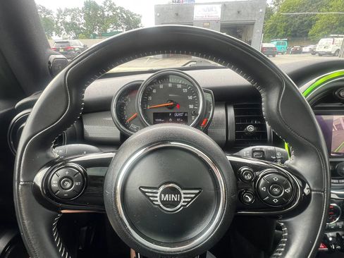 Used 2020 MINI Cooper 2-Door Hardtop FWD image 18
