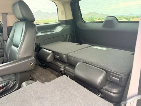 Used 2011 GMC Yukon Denali RWD image 13