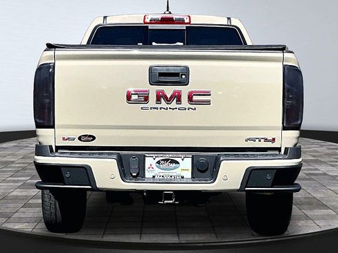 Used 2022 GMC Canyon AT4 w/ Driver Alert Package AWD/4WD image 5