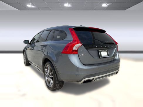 Used 2018 Volvo V60 T5 Cross Country w/ Convenience Package AWD/4WD image 3