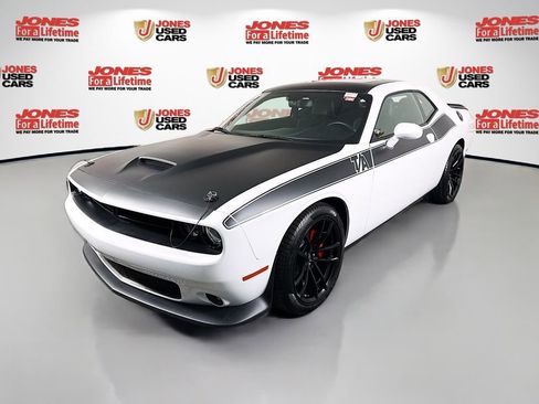 Used 2020 Dodge Challenger R/T w/ T/A Package image 13