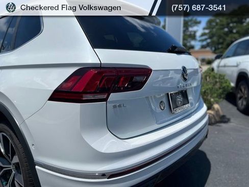 Used 2024 Volkswagen Tiguan SEL R-Line AWD/4WD image 9