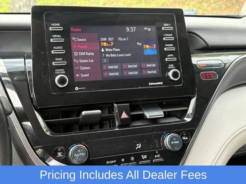 Used 2022 Toyota Camry SE FWD image 11