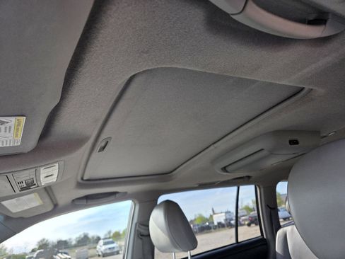 Used 2011 Toyota Highlander Limited w/ Tow Pkg AWD/4WD image 21