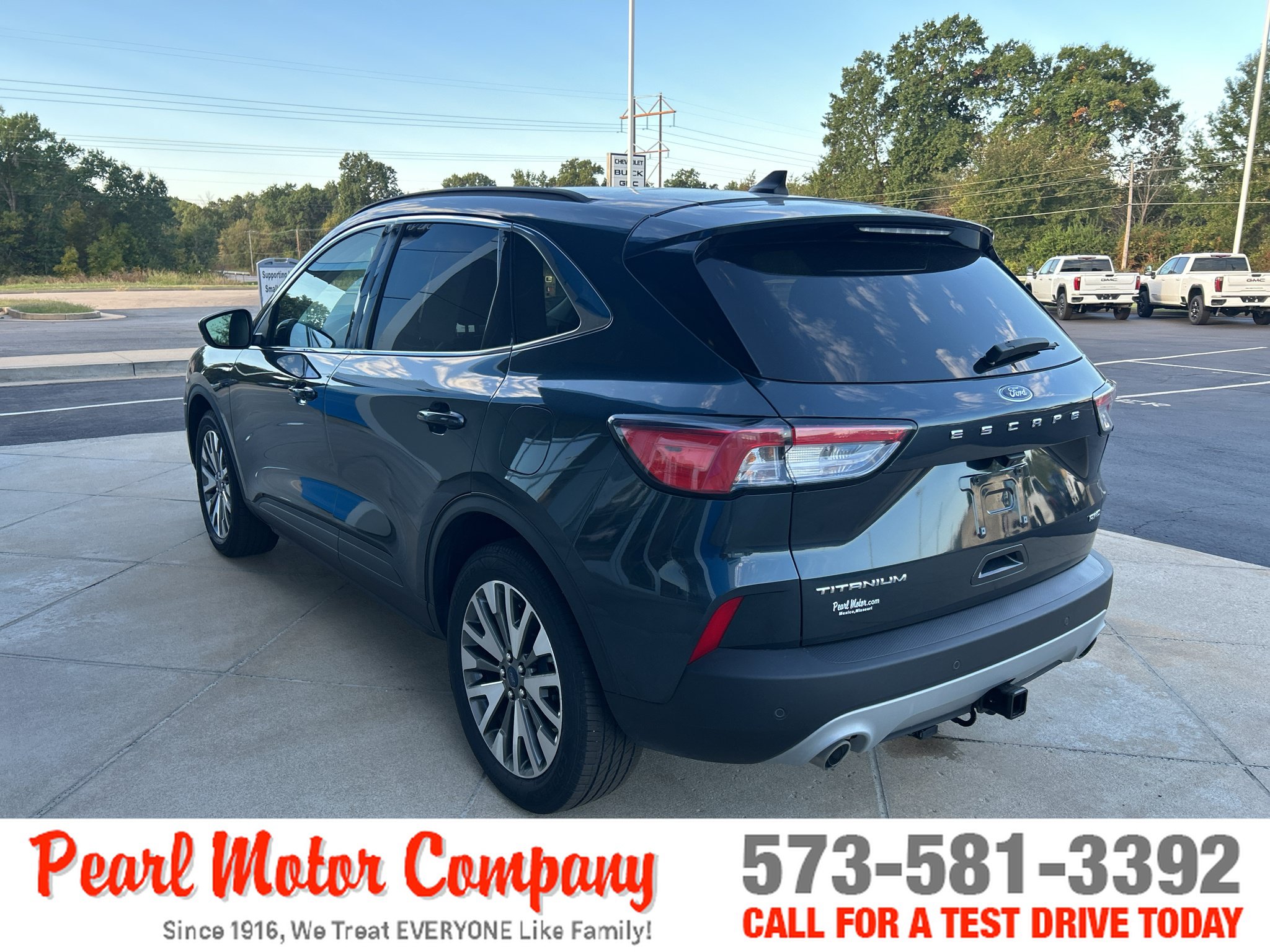 Used 2022 Ford Escape Titanium w/ Class II Trailer Tow Package AWD/4WD image 6