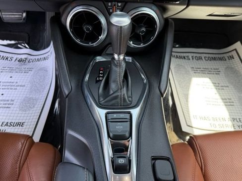 Certified 2018 Chevrolet Camaro LT RWD image 27