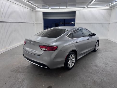 Used 2015 Chrysler 200 Limited w/ Convenience Group image 5