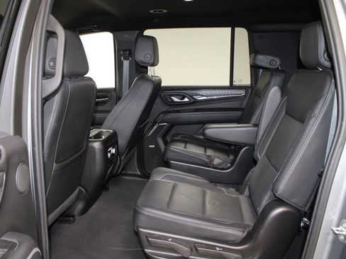 Used 2024 GMC Yukon XL Denali RWD image 27