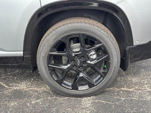 New 2026 Chevrolet Traverse RS w/ LPO, Floor Liner Package AWD/4WD image 4