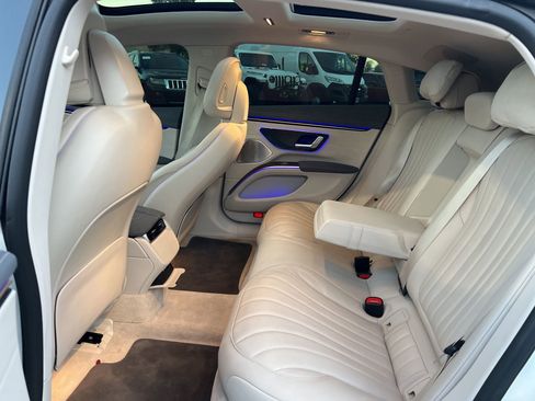 Used 2022 Mercedes-Benz EQS 450+ Sedan image 27