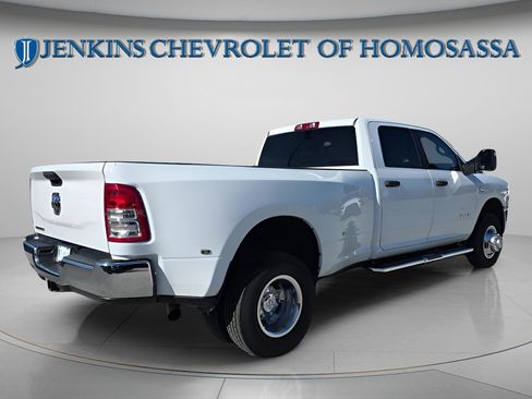 Used 2024 RAM 3500 Big Horn AWD/4WD image 2