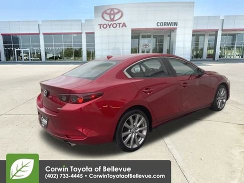 Used 2019 MAZDA MAZDA3 Sedan w/ Preferred Package image 5