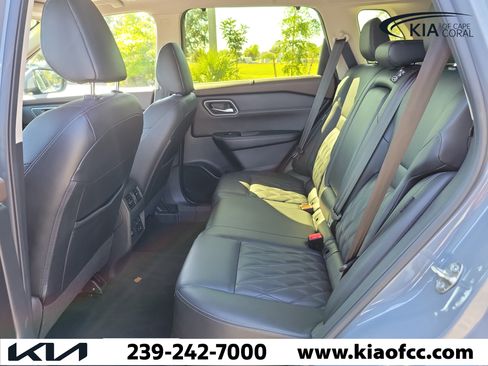 Used 2023 Nissan Rogue Platinum w/ Platinum Premium Package AWD/4WD image 13