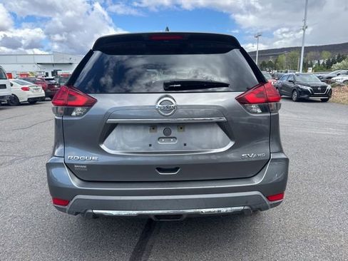 Used 2017 Nissan Rogue SV image 6
