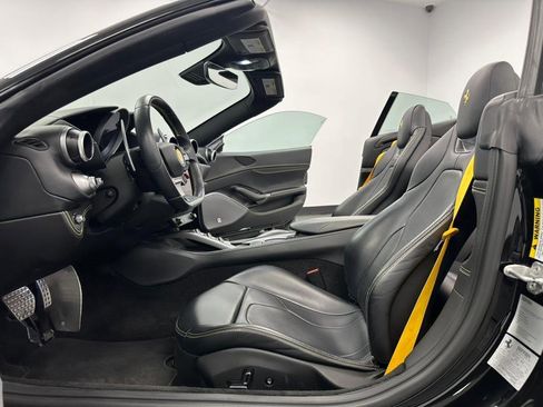 Used 2019 Ferrari Portofino image 51