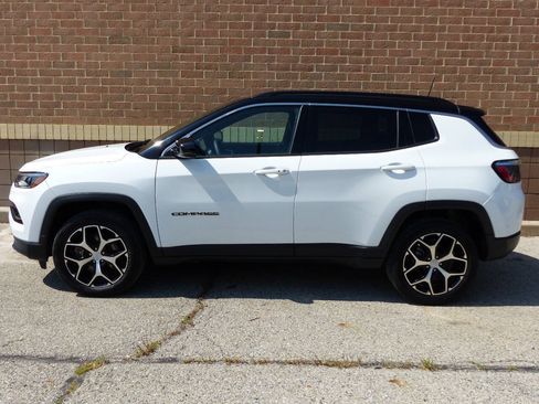 Used 2024 Jeep Compass Limited AWD/4WD image 7