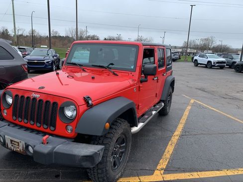 Used 2015 Jeep Wrangler Unlimited Sport w/ Max Tow Package AWD/4WD image 5