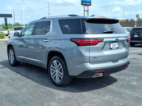 Used 2023 Chevrolet Traverse High Country w/ LPO, Cargo Package FWD image 5