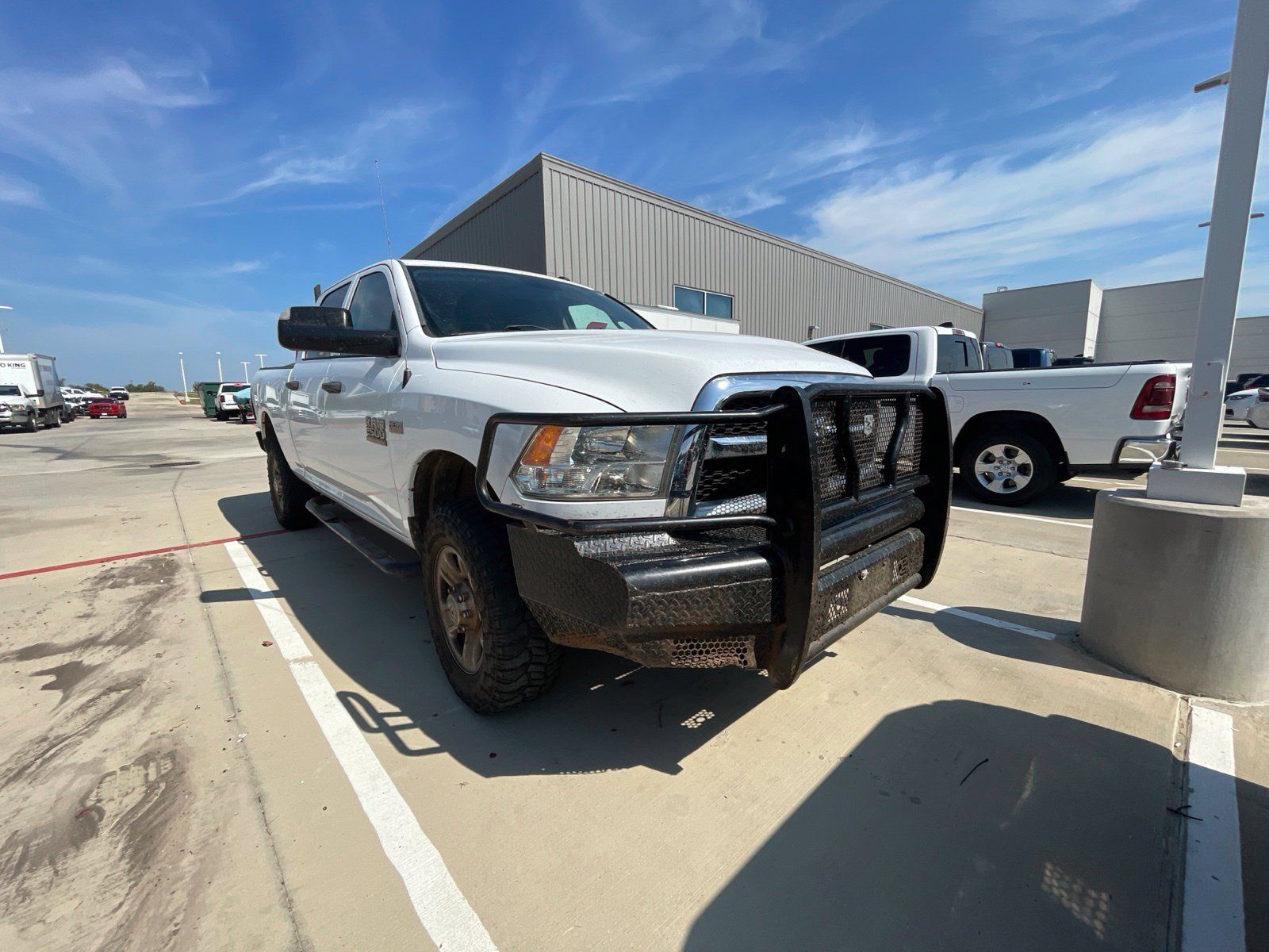 Used 2016 RAM 2500 Tradesman w/ Chrome Appearance Group AWD/4WD image 3