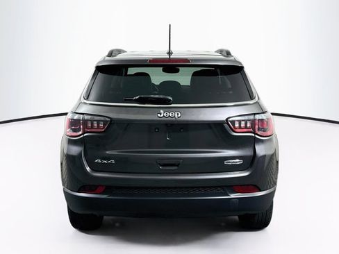 Used 2018 Jeep Compass Latitude w/ Cold Weather Group AWD/4WD image 7