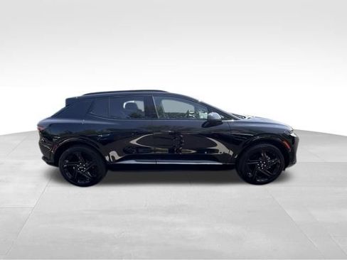 Used 2024 Chevrolet Equinox EV RS FWD image 9