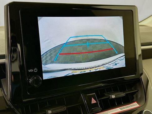 Certified 2025 Toyota Corolla LE image 17