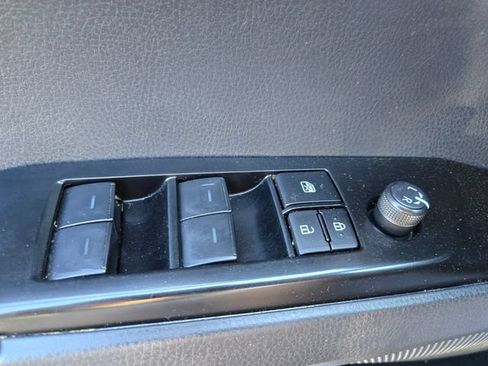 Used 2025 Toyota Camry SE w/ Convenience Package FWD image 40