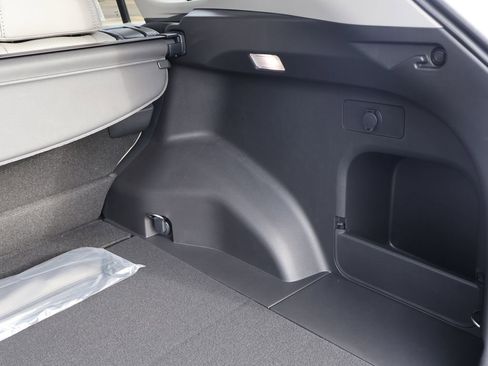 New 2025 Toyota RAV4 XLE w/ Convenience Package image 32