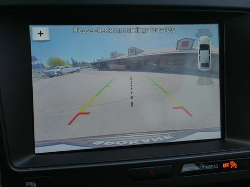 Used 2018 Ford Explorer XLT w/ Equipment Group 202A AWD/4WD image 11