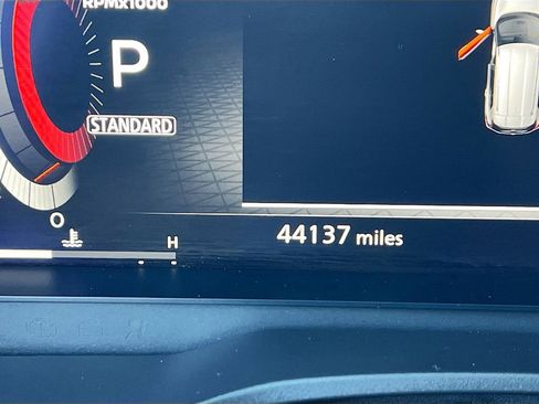 Used 2023 Nissan Rogue Platinum w/ Platinum Premium Package image 12