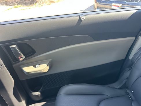 New 2026 Kia Carnival EX FWD image 15