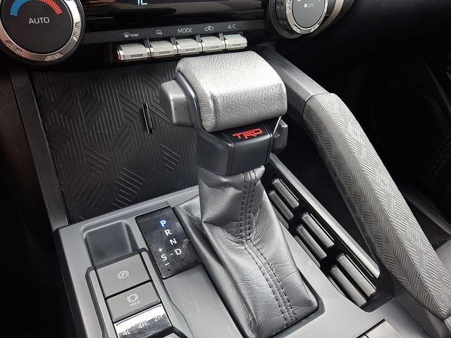 Used 2025 Toyota Tacoma TRD Off-Road AWD/4WD image 15