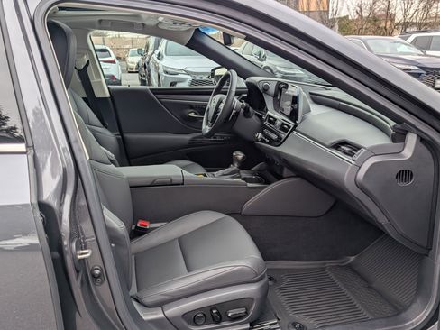 Certified 2025 Lexus ES 350 w/ Premium Package image 11