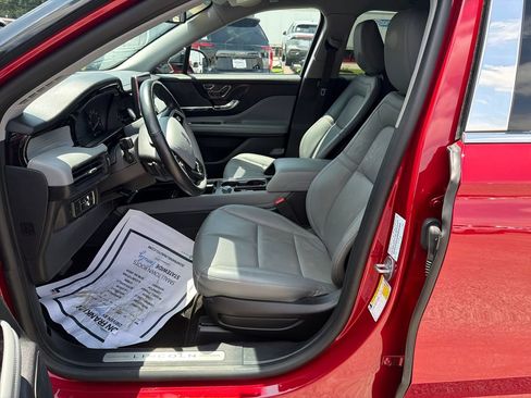 Used 2022 Lincoln Corsair AWD w/ Premium Package image 13