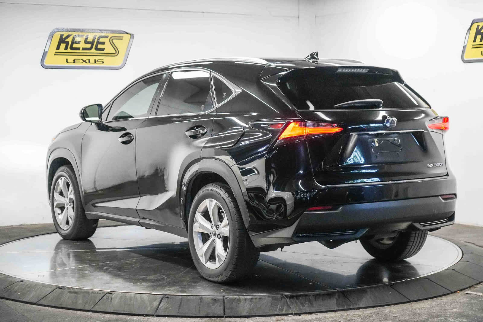 Used 2017 Lexus NX 300h AWD w/ Premium Package image 4