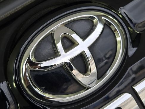 Used 2020 Toyota 4Runner SR5 Premium image 11