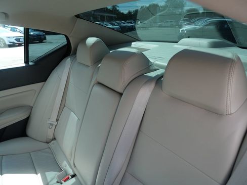Used 2022 Nissan Altima 2.5 Platinum AWD/4WD image 25
