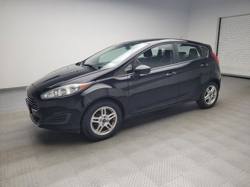 Used 2018 Ford Fiesta SE FWD image 2