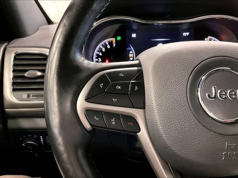 Used 2021 Jeep Grand Cherokee Laredo w/ Security & Convenience Group AWD/4WD image 12