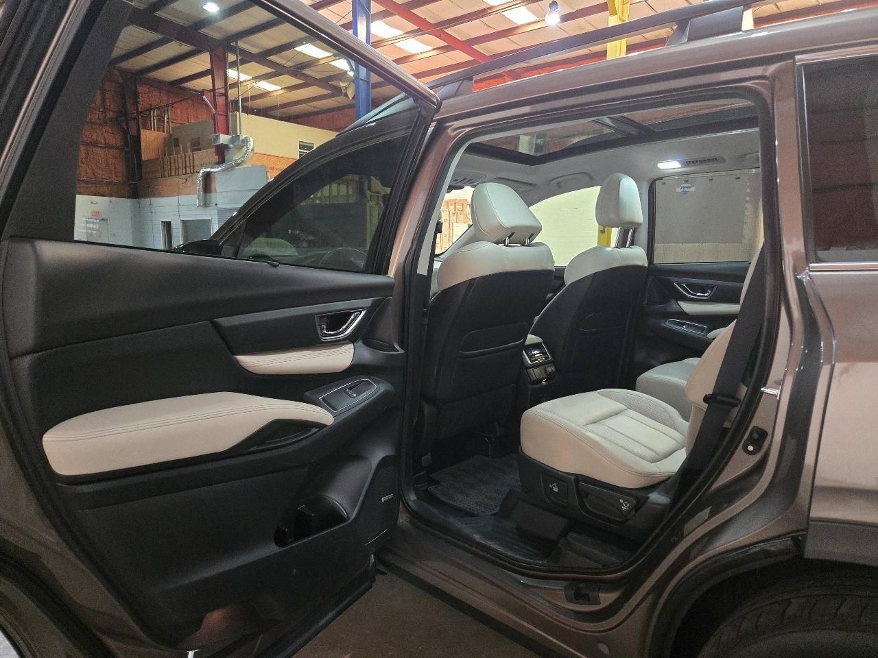 Used 2021 Subaru Ascent Limited w/ Technology Package AWD/4WD image 24