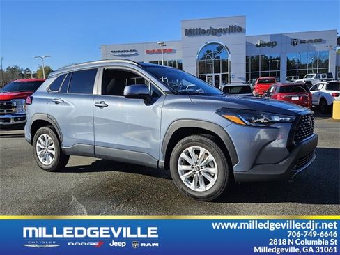 Used 2023 Toyota Corolla Cross LE image 1