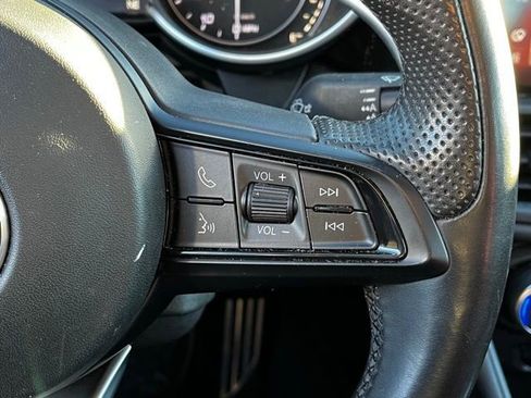 Used 2022 Alfa Romeo Giulia Veloce image 20