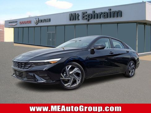 Used 2025 Hyundai Elantra Limited image 1