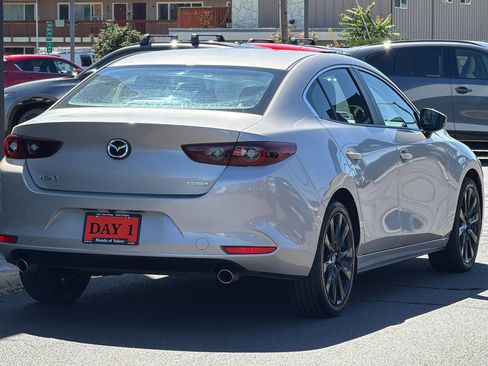 Used 2025 MAZDA MAZDA3 s FWD image 5