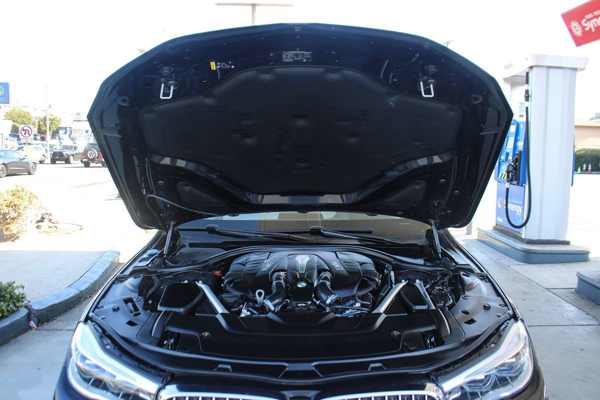 Used 2019 BMW 750i RWD image 36