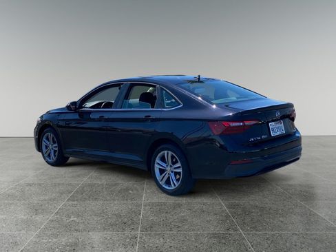 Used 2024 Volkswagen Jetta SE FWD image 3