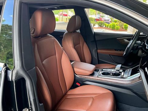 Used 2024 Audi Q8 Premium Plus w/ Premium Plus Package image 9