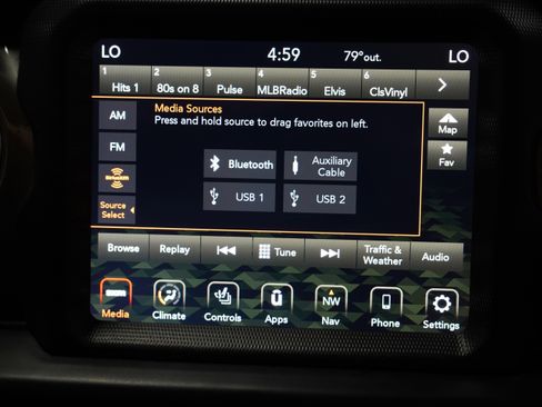 Used 2022 Jeep Wrangler Unlimited Sahara w/ Cold Weather Group AWD/4WD image 23