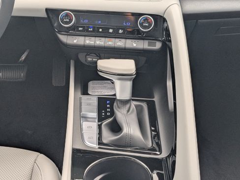 New 2026 Hyundai Elantra Limited FWD image 19