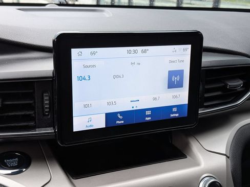 Used 2023 Ford Explorer XLT w/ Equipment Group 202A AWD/4WD image 19